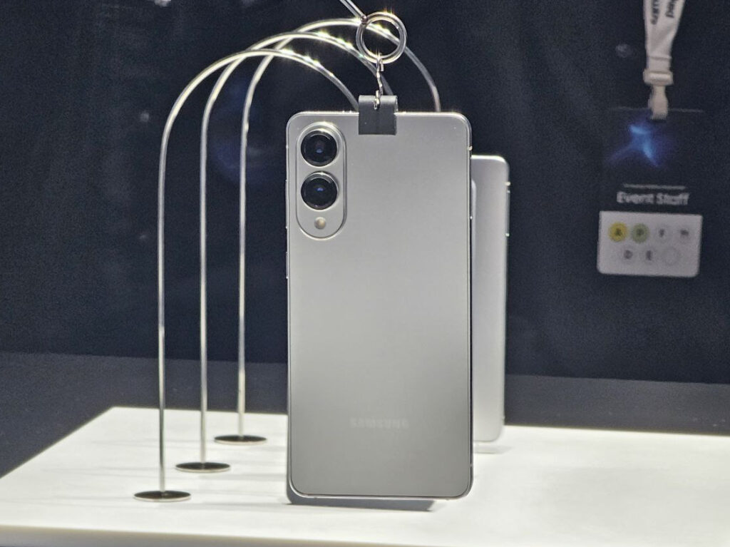 Samsung Galaxy S25 Edge’s Latest Leak reveals 5.84mm slim chassis, 200MP+12MP Dual Cameras